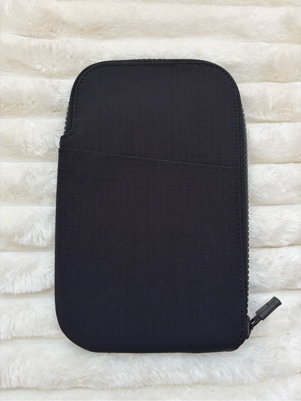 Alpaka - Zip Travel Wallet - Black - NWOT